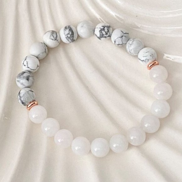 10mm White Howlite & White Jade Healing, Meditation, and Energy Stretch Bracelet - Picture 2 of 9